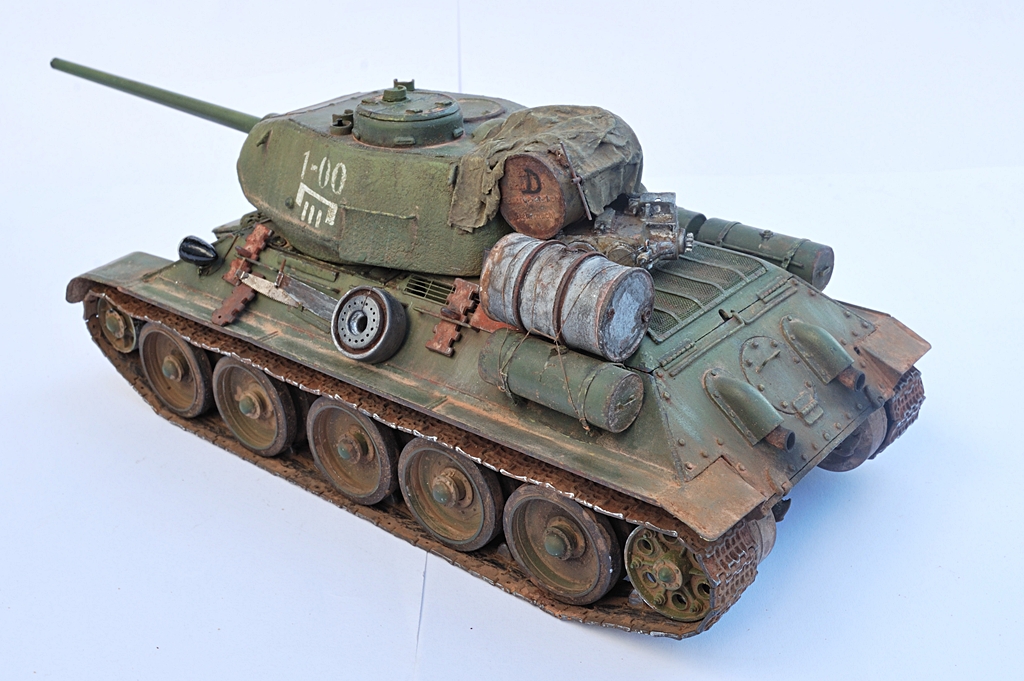 T-34_85 Tamiya_Maquette 3.JPG
