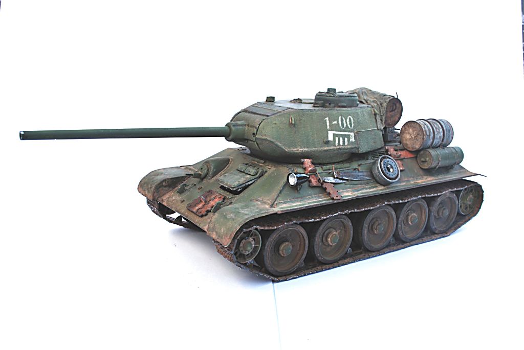 T-34_85 Tamiya_Maquette 1.JPG